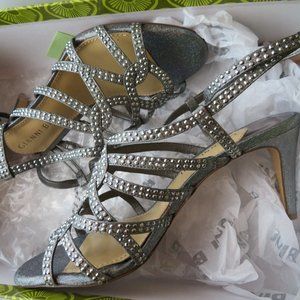 Sparkle, sparkle in these silver shoes by Bini